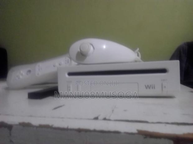 Nintendo Wii 2006 - thumbnail 3