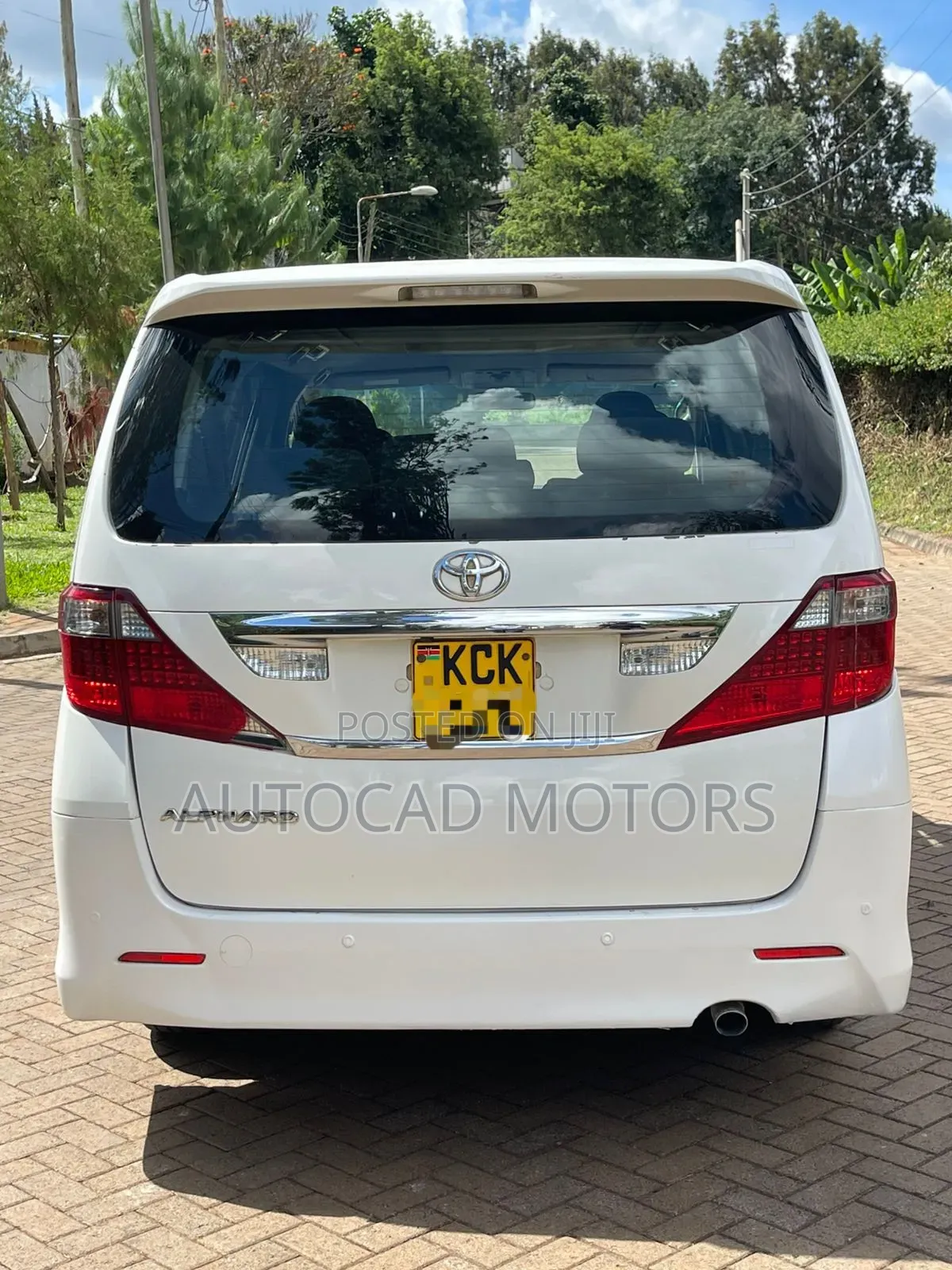 Toyota Alphard 2010 White