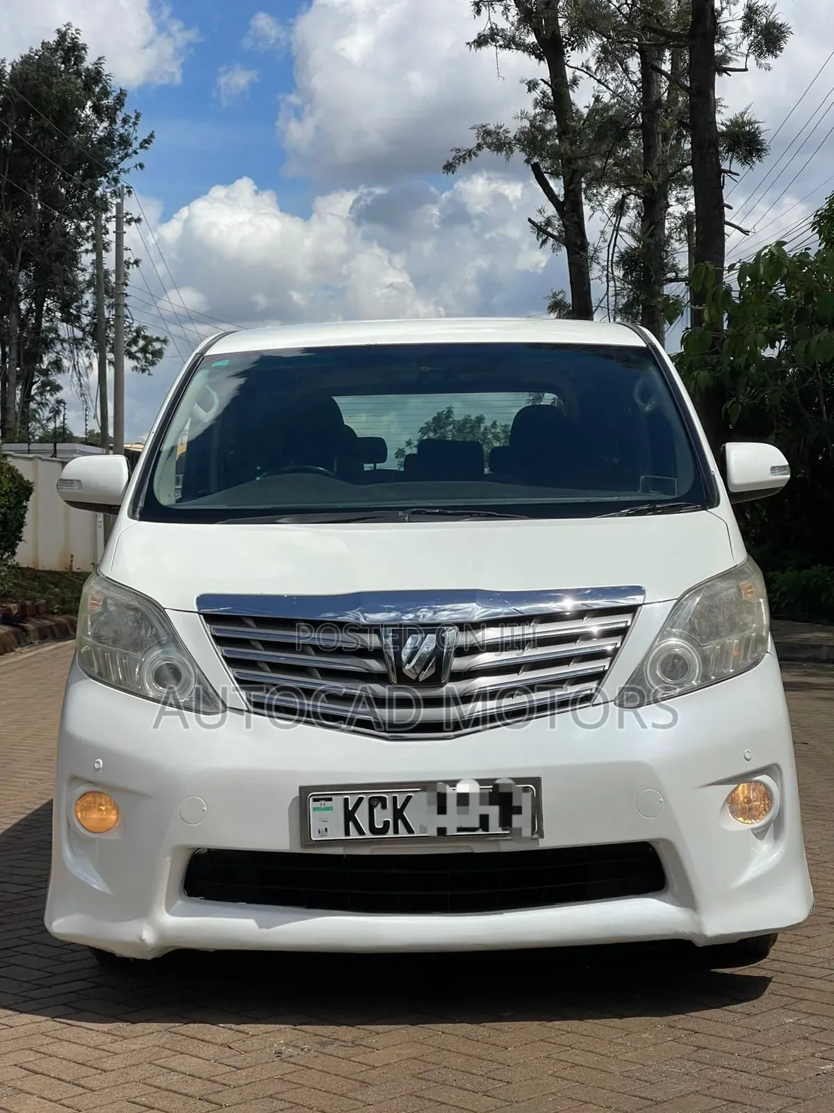 Toyota Alphard 2010 White