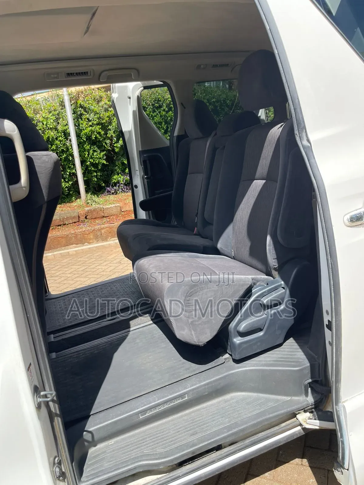Toyota Alphard 2010 White