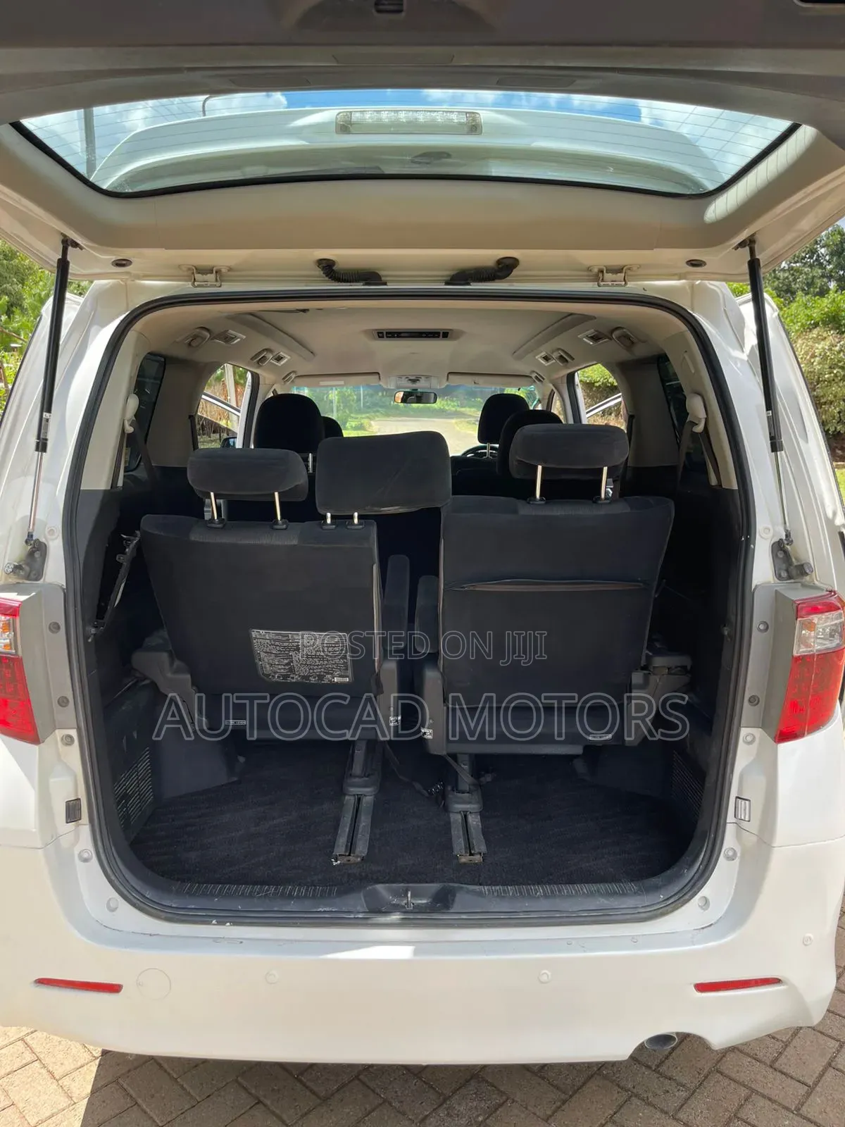 Toyota Alphard 2010 White