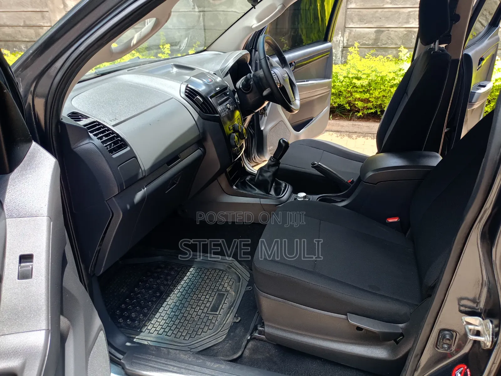 Isuzu D-MAX 2018 Gray