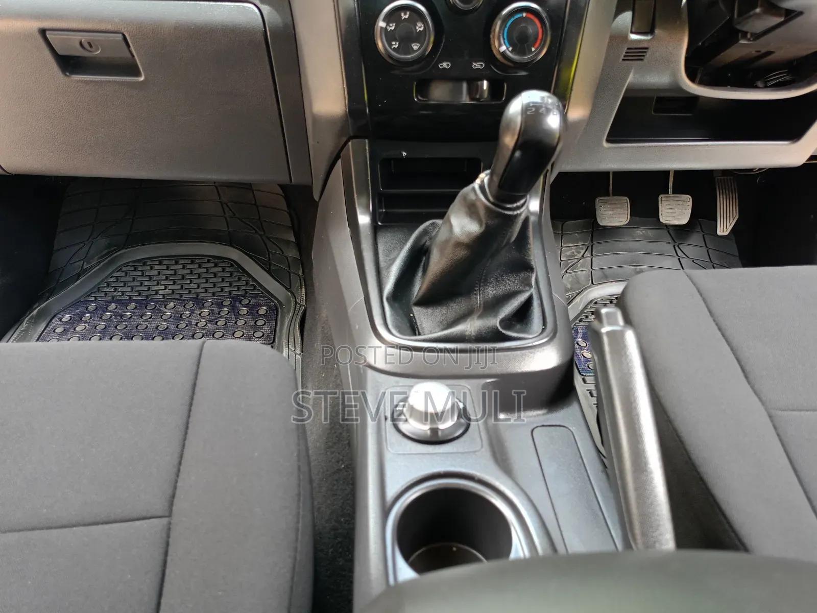 Isuzu D-MAX 2018 Gray