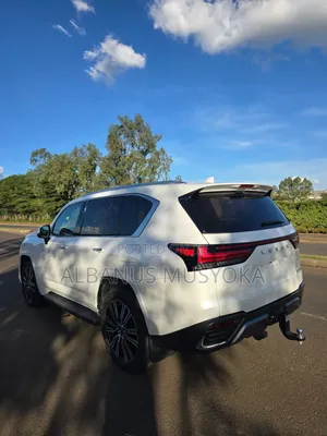 Lexus LX 500d 2022 White