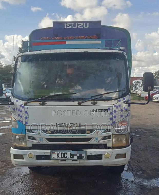 Isuzu Nqr 2021 White