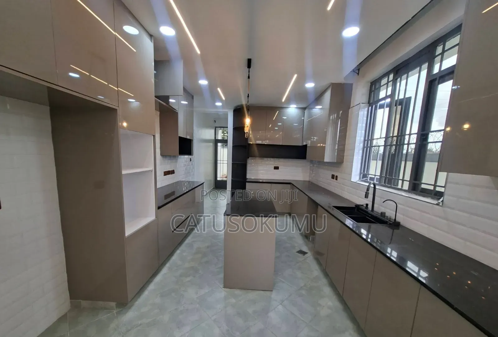 5bdrm Maisonette in Syokimau, Gateway Mall Area for sale