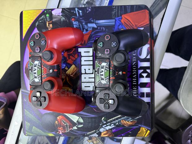 Customized Ps4 Slim - thumbnail 3