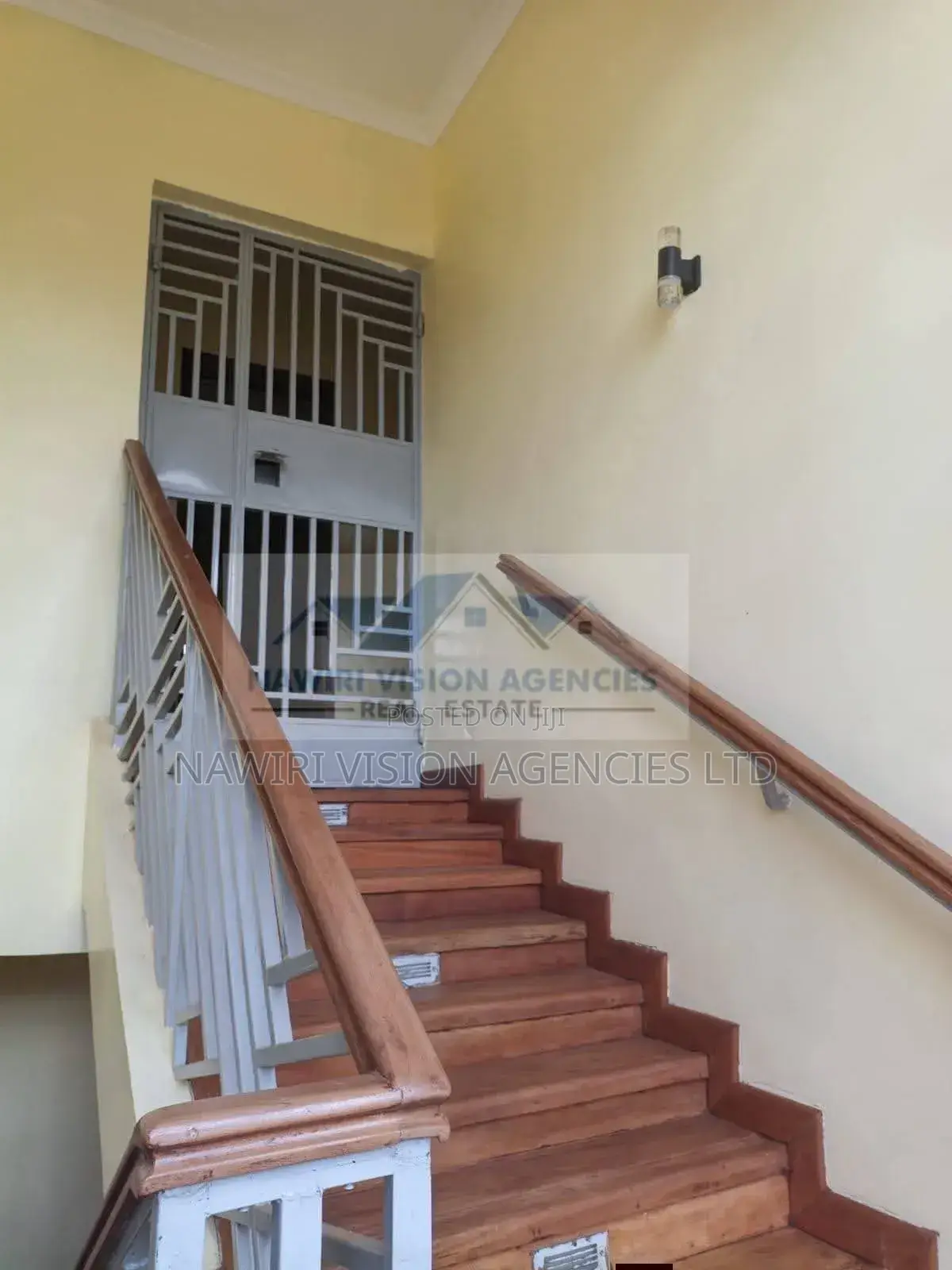 5bdrm Mansion in Ngoigwa, Ngoingwa Estate for rent