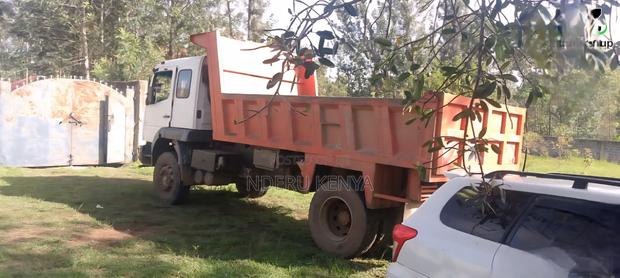 Mitsubishi Fuso Tipper 2018 White - thumbnail 5