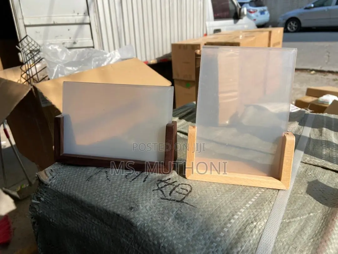1 Pc Acrylic Photo Frame With Wooden Base