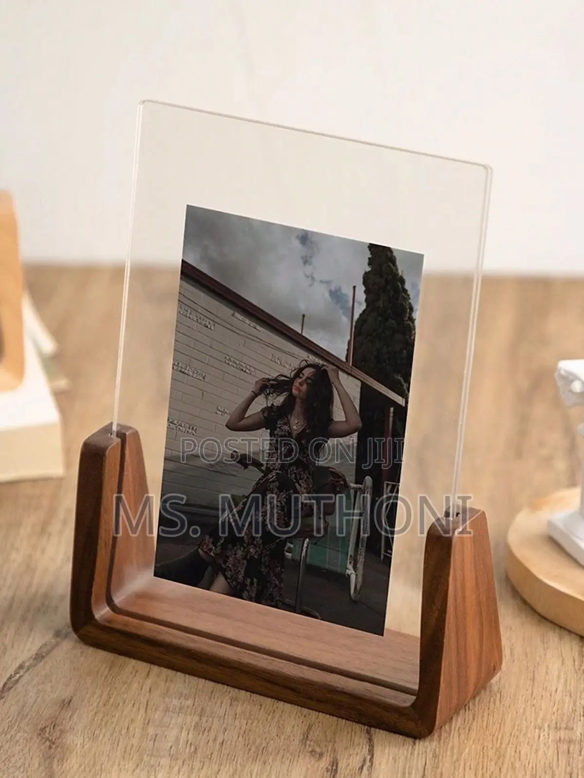 1 Pc Acrylic Photo Frame With Wooden Base