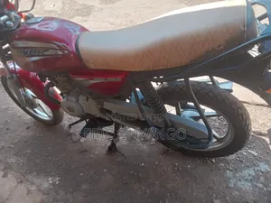 Bajaj Boxer 2017 Red