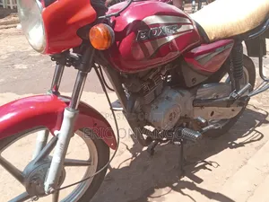 Bajaj Boxer 2017 Red