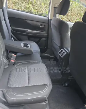 Mitsubishi Outlander 2020 Silver