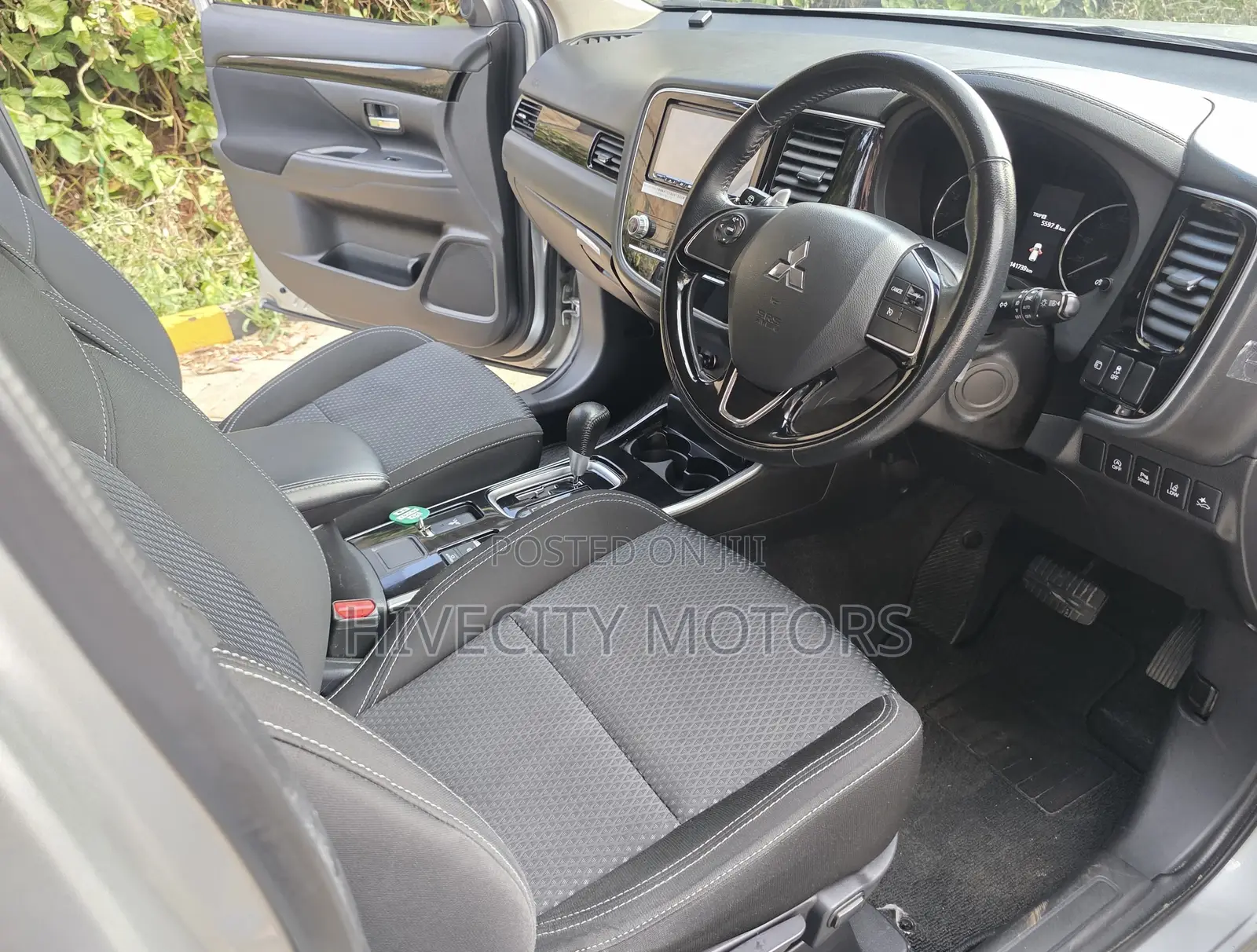 Mitsubishi Outlander 2020 Silver