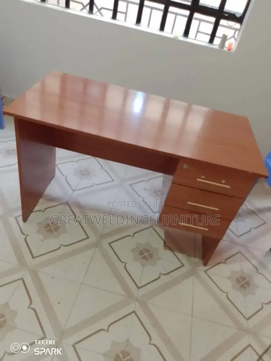 Elegant 0.9m Modern Wooden Office Study Desk With a Locking Drawer H6