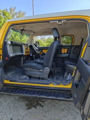 Toyota FJ Cruiser 2012 Yellow