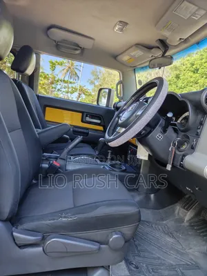 Toyota FJ Cruiser 2012 Yellow