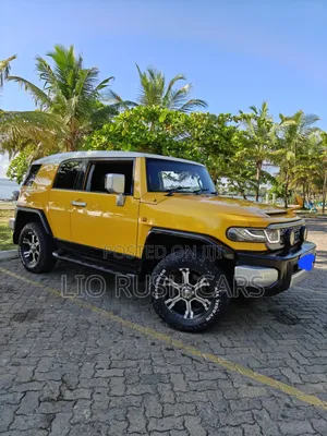 Toyota FJ Cruiser 2012 Yellow