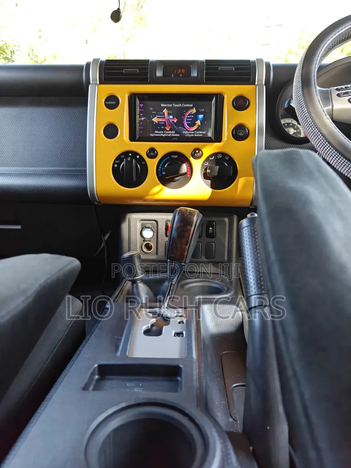 Toyota FJ Cruiser 2012 Yellow