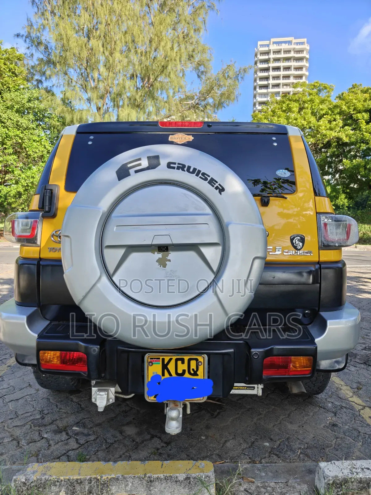 Toyota FJ Cruiser 2012 Yellow