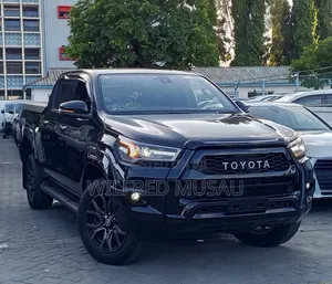 Toyota Hilux 2022 Black