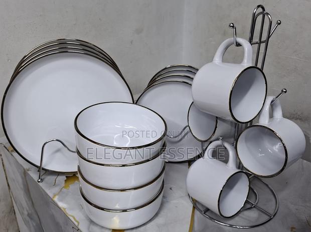16pcs White With a Touch of Gold Dinner Set
