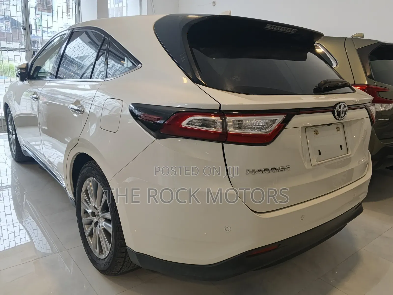 Toyota Harrier 2.0 Turbo 4WD 2019 White