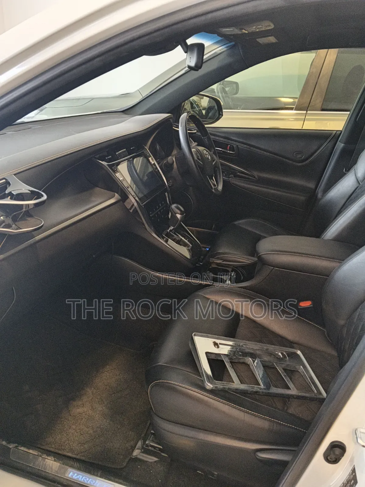 Toyota Harrier 2.0 Turbo 4WD 2019 White