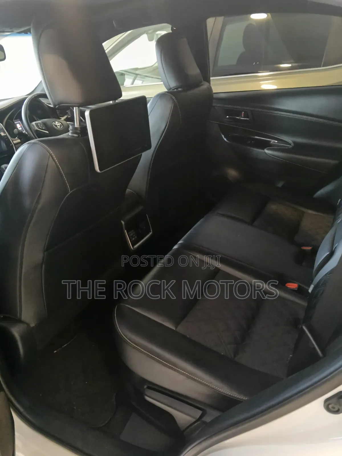 Toyota Harrier 2.0 Turbo 4WD 2019 White
