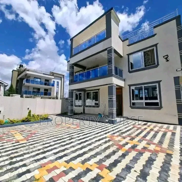 7bdrm Maisonette in Gateway Mall Area for rent