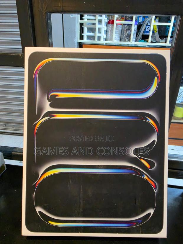 New Apple iPad Pro 13 (2025) 256 GB Black