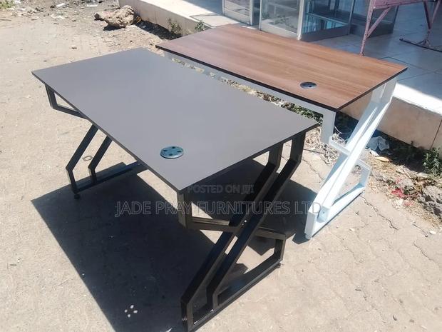 Double Flame Metallic Stand Office Table