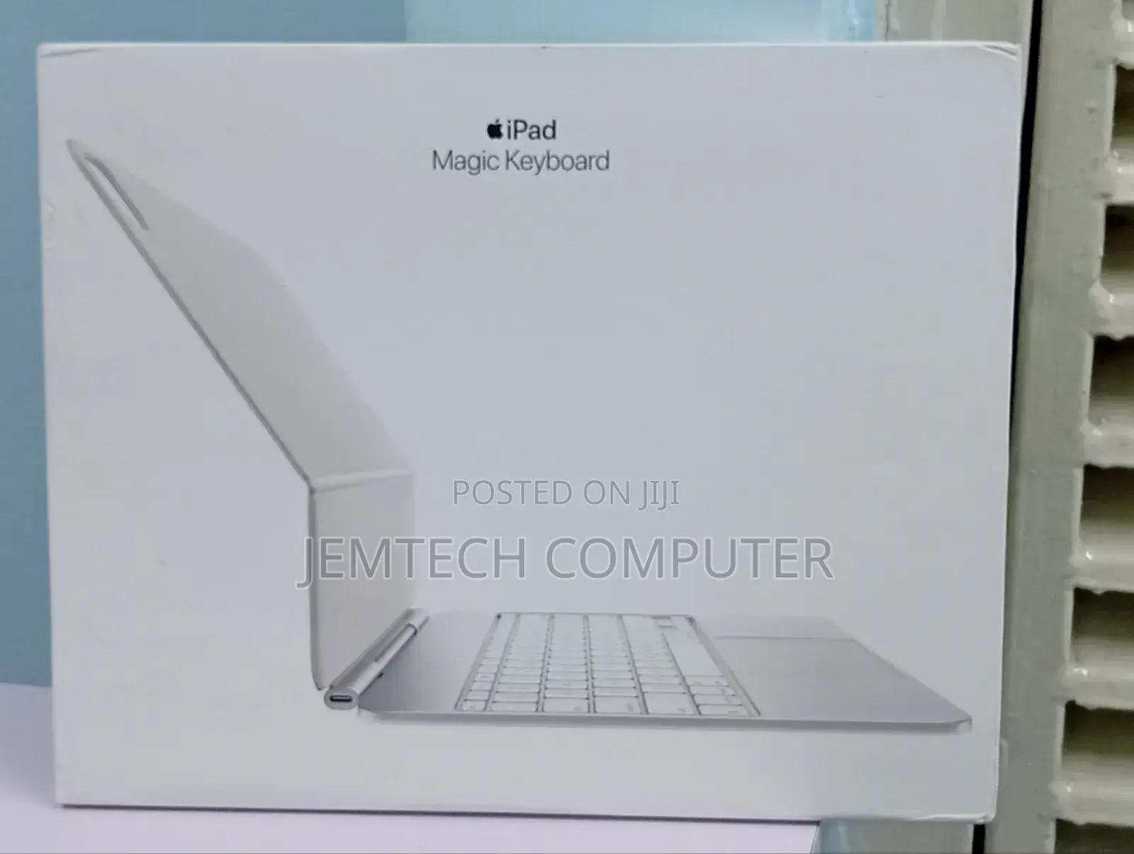 Apple iPad Magic Keyboard 13 Inch M5 White (For iPad Pro M4 And M5)