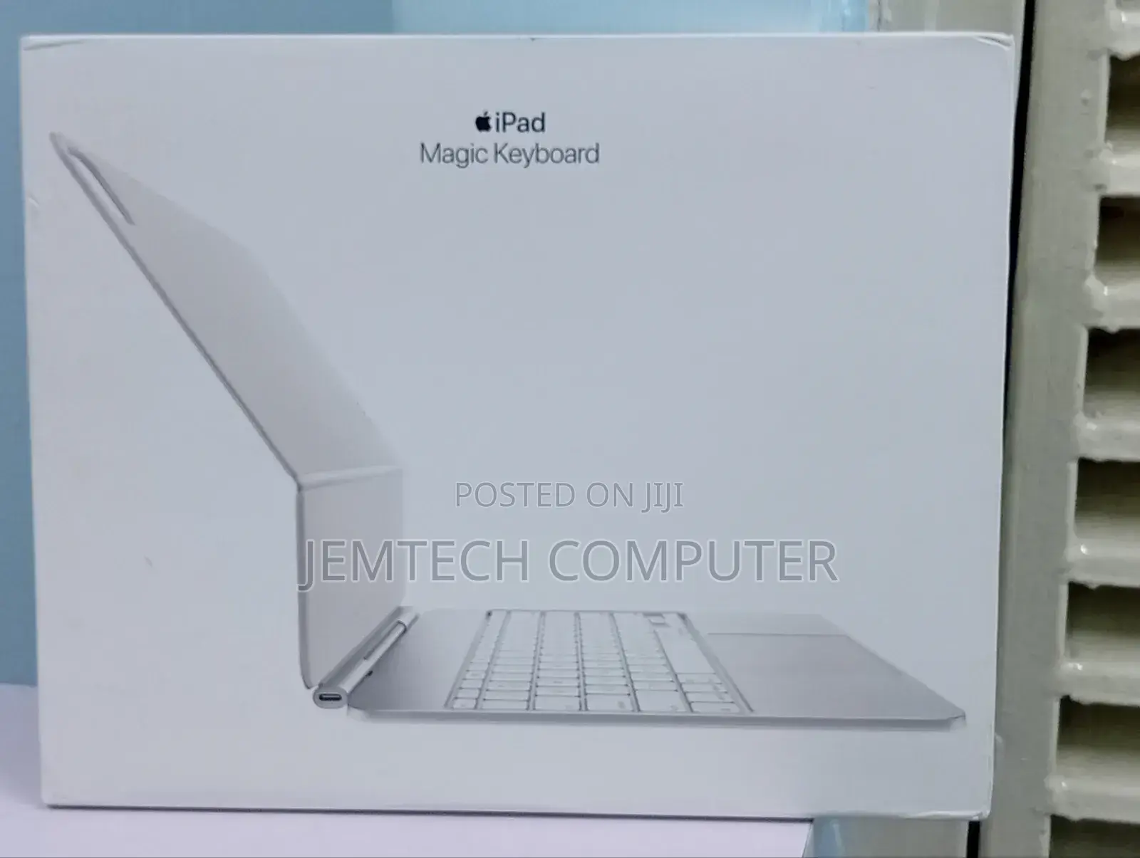 Apple iPad Magic Keyboard 13 Inch M5 White (For iPad Pro M4 And M5)