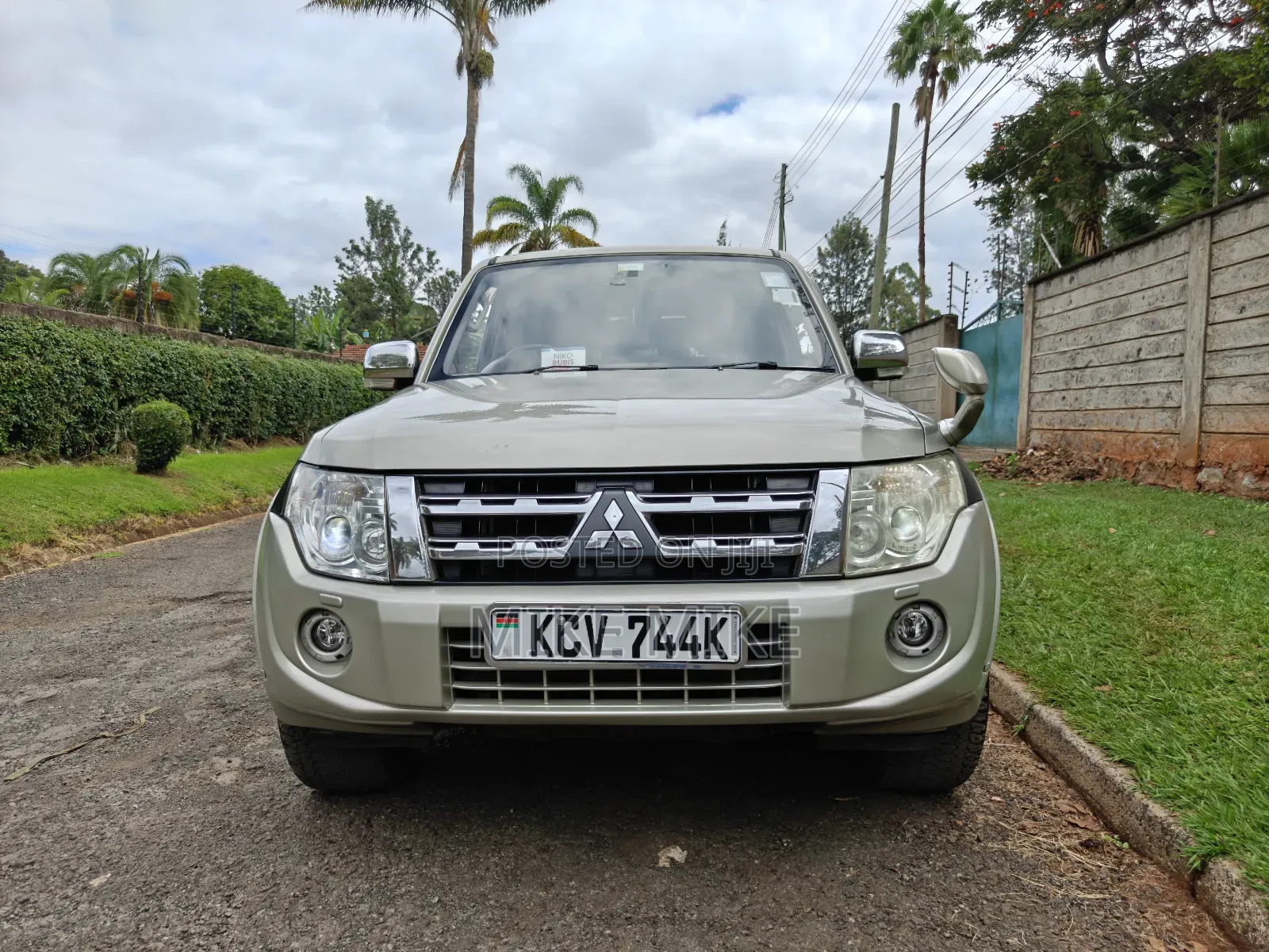 Mitsubishi Pajero 3.2 Di-Dc GLS 2012 Beige