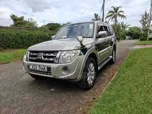 Mitsubishi Pajero 3.2 Di-Dc GLS 2012 Beige