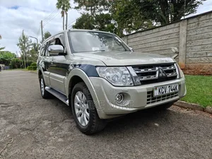 Mitsubishi Pajero 3.2 Di-Dc GLS 2012 Beige