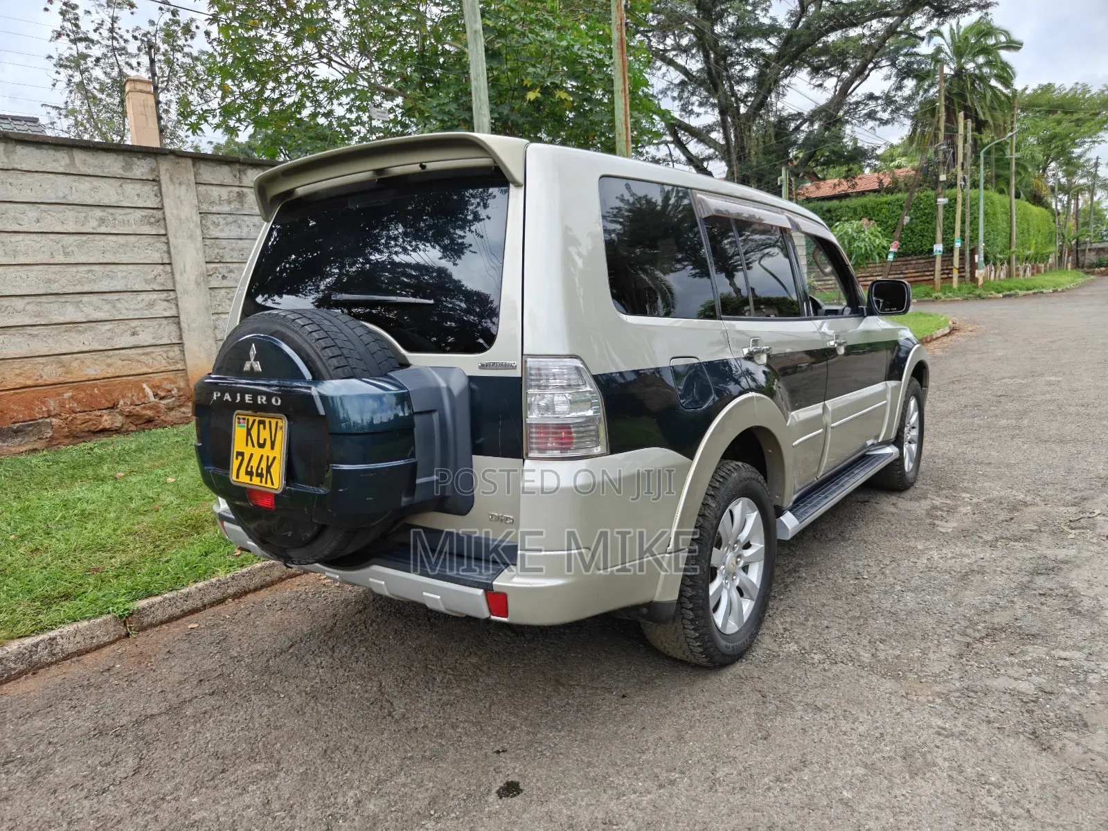 Mitsubishi Pajero 3.2 Di-Dc GLS 2012 Beige