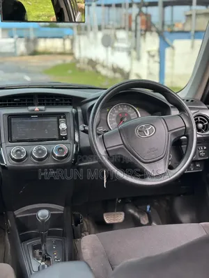 Toyota Axio 2017 Silver