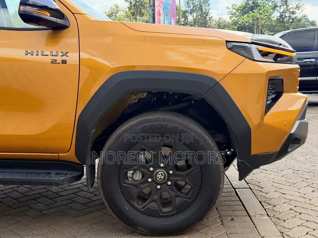 Toyota Hilux 2025 Gold