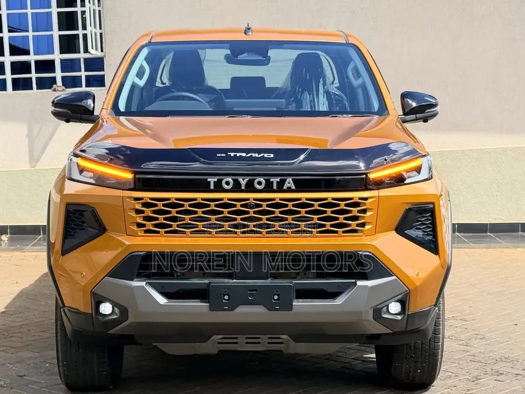 Toyota Hilux 2025 Gold