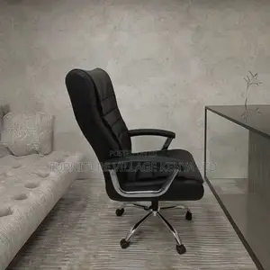 Executive Black Leather Swivel Director's Seat