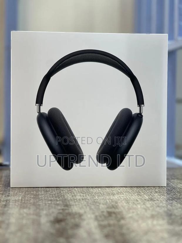 The Apple Airpods Max 2 (2026) With Smart Case - main view