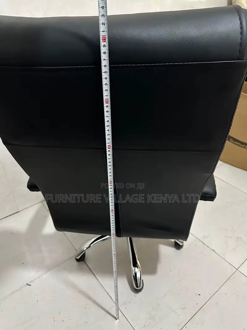 Executive Black Leather Swivel Director's Seat