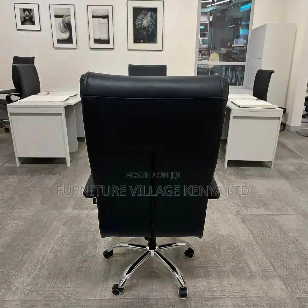 Executive Black Leather Swivel Director's Seat