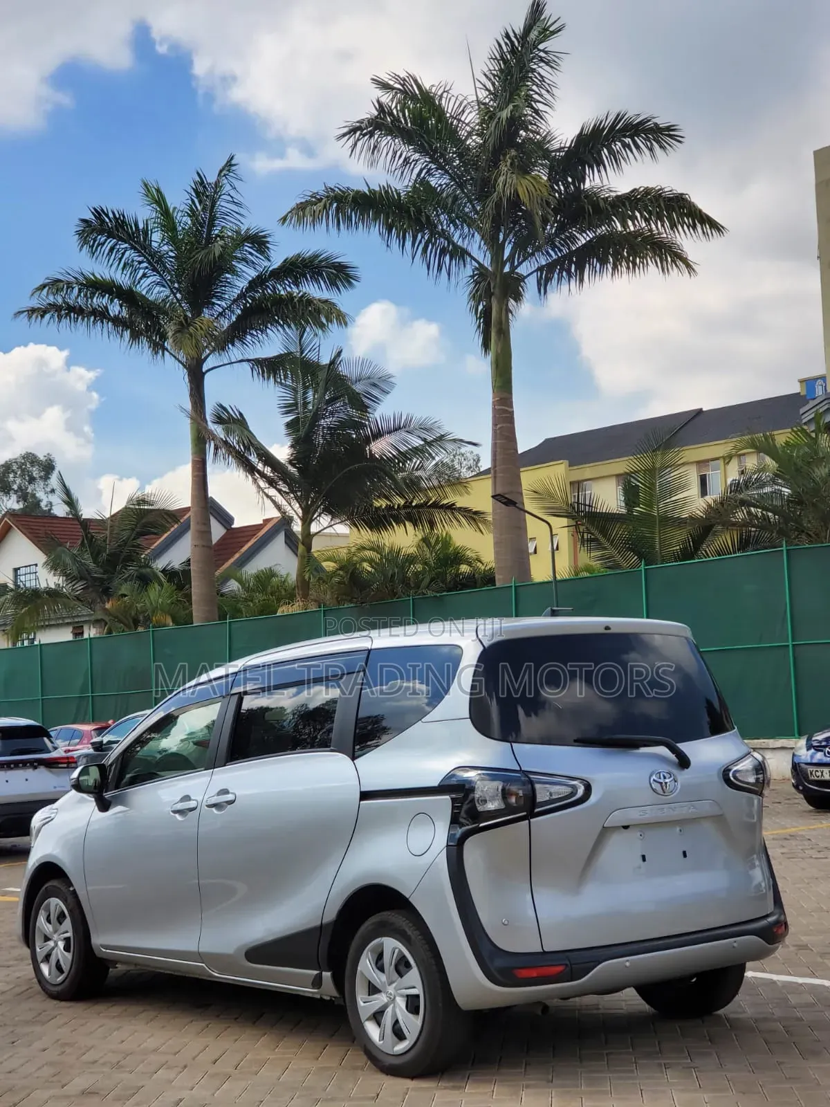 Toyota Sienta 2019 Silver