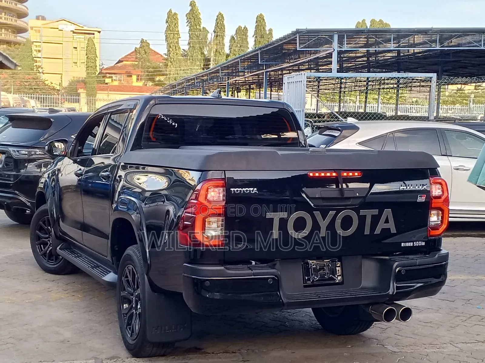 Toyota Hilux 2022 Black