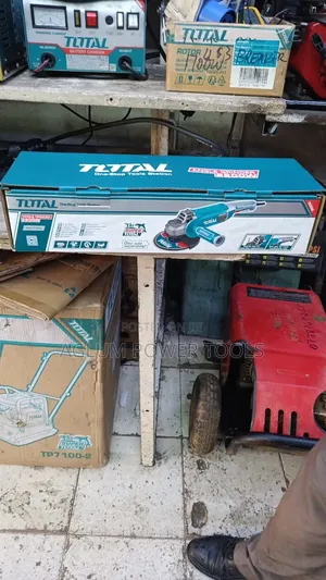 Professional Total Grinder 2200w 9 '