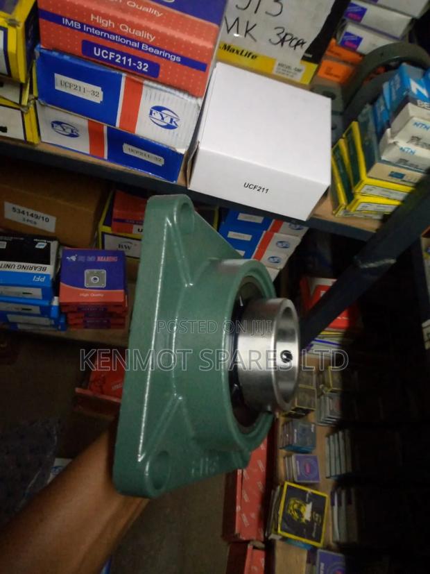Ucf 212 Square Flanged Ball Bearing Unit - thumbnail 5